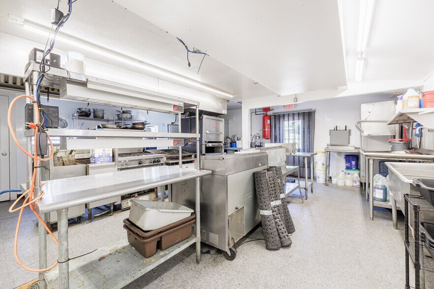 More Photos Of 8106 W Port Bay Rd, Wolcott Marina For Sale