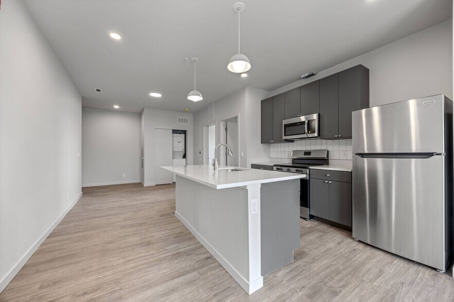 More Photos Of 5701 W Colfax Ave, Lakewood Apartments For Lease