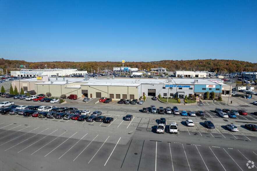 More Photos Of 19 Industrial Ln, Johnston Manufacturing For Lease