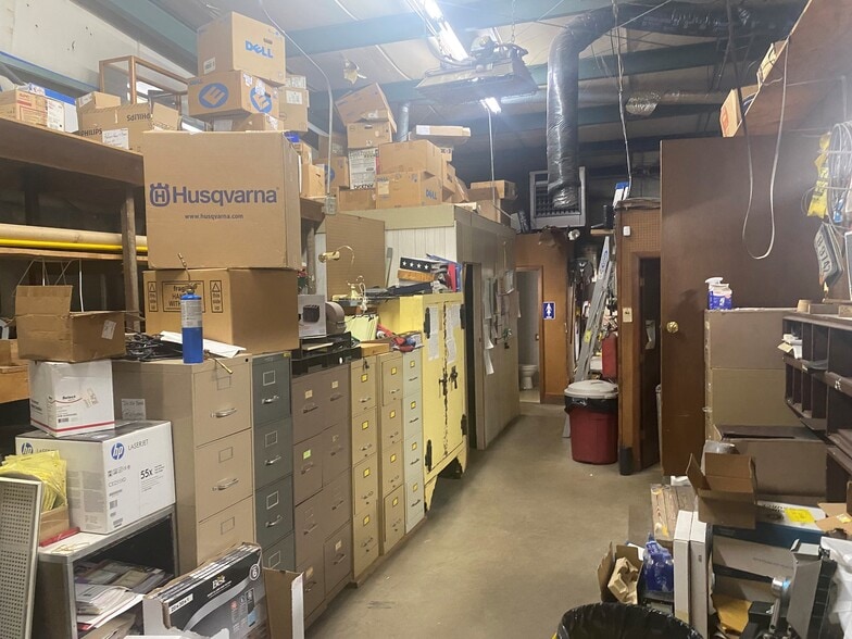 More Photos Of Rtes 10 @ Rtes. 10 & 80, Man Unknown For Lease