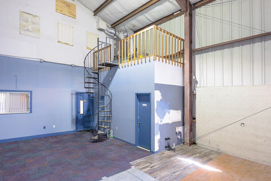 More Photos Of 9010 Astronaut Blvd, Cape Canaveral Warehouse For Sale