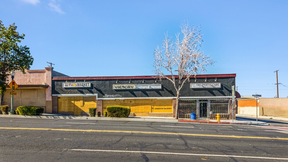 More Photos Of 15586 7th St, Victorville Storefront For Sale