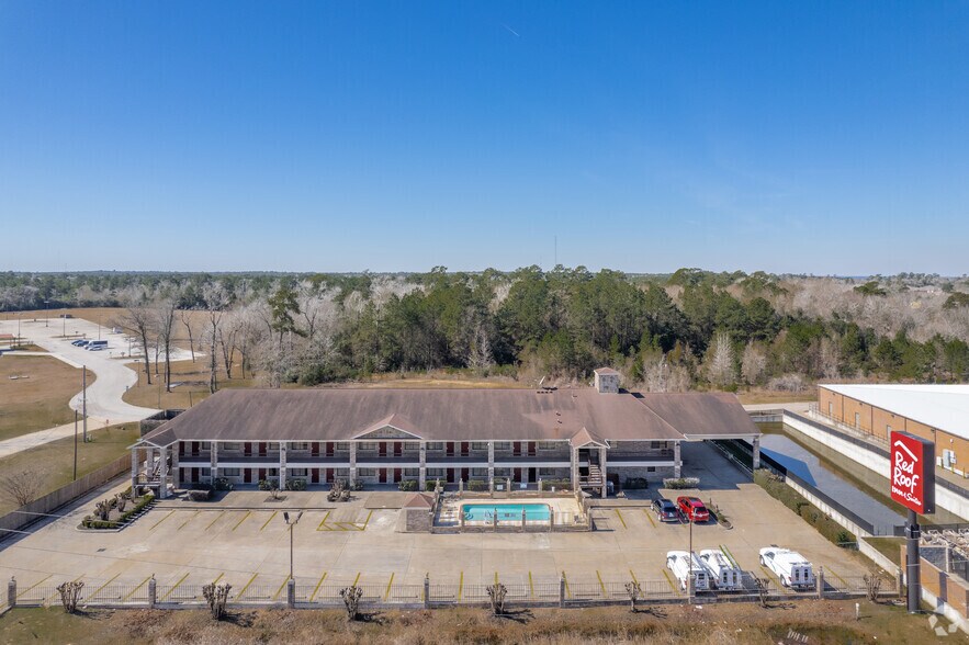 More Photos Of 12323 Interstate 45 N, Willis Hotel For Sale