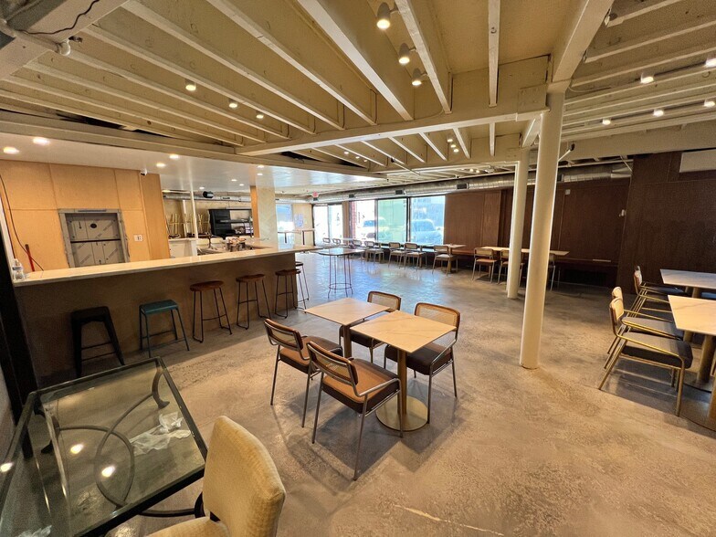 More Photos Of 7341 E 6th Ave, Scottsdale Restaurant For Sale