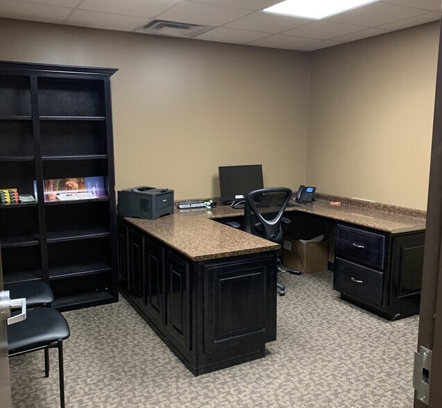 More Photos Of 20 Medical Center Dr, Jasper Medical For Lease