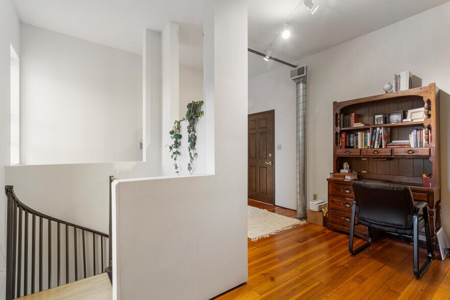 More Photos Of 112 W Hill St, Champaign Multifamily For Sale