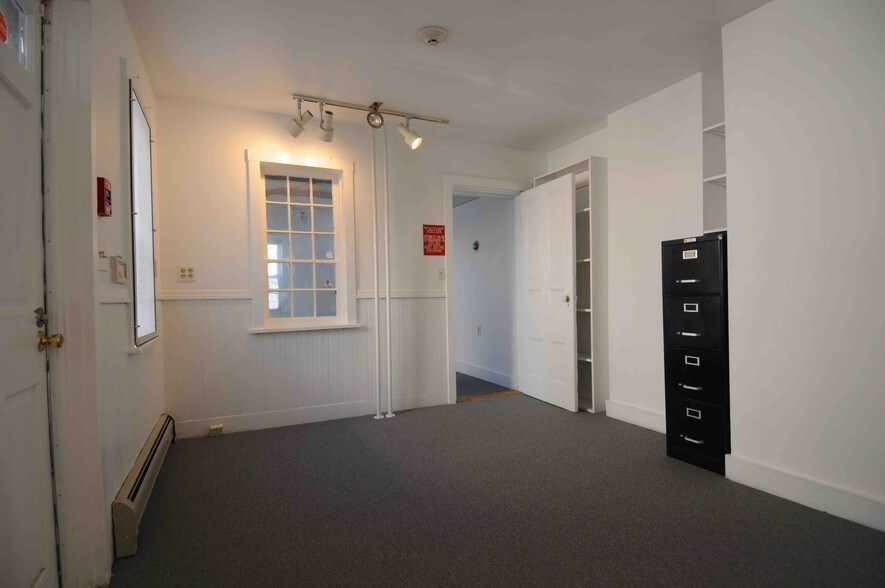 More Photos Of 393-395 Massachusetts Ave, Arlington Office For Sale
