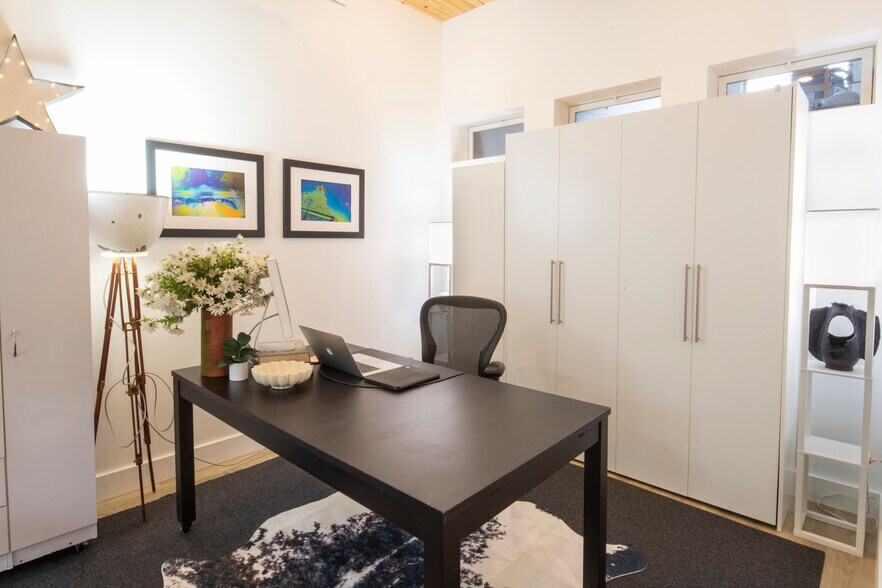 More Photos Of 13662 Red Arrow Hwy, Harbert Hotel For Sale