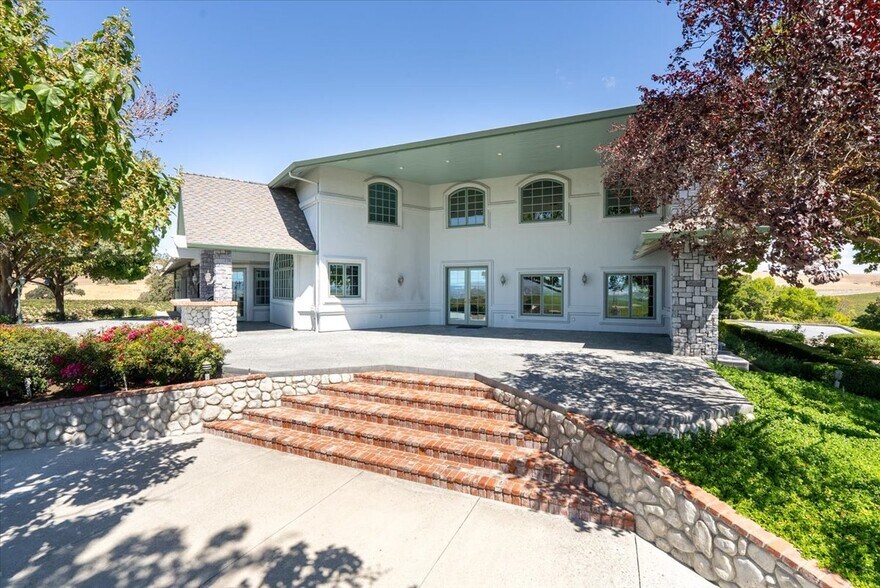 More Photos Of 8283 Cross Canyons Rd, San Miguel Winery Vineyard For Sale