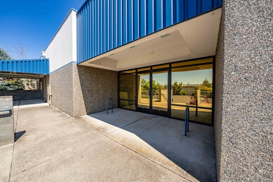 More Photos Of 2090 Commerce Dr, Medford Office For Lease