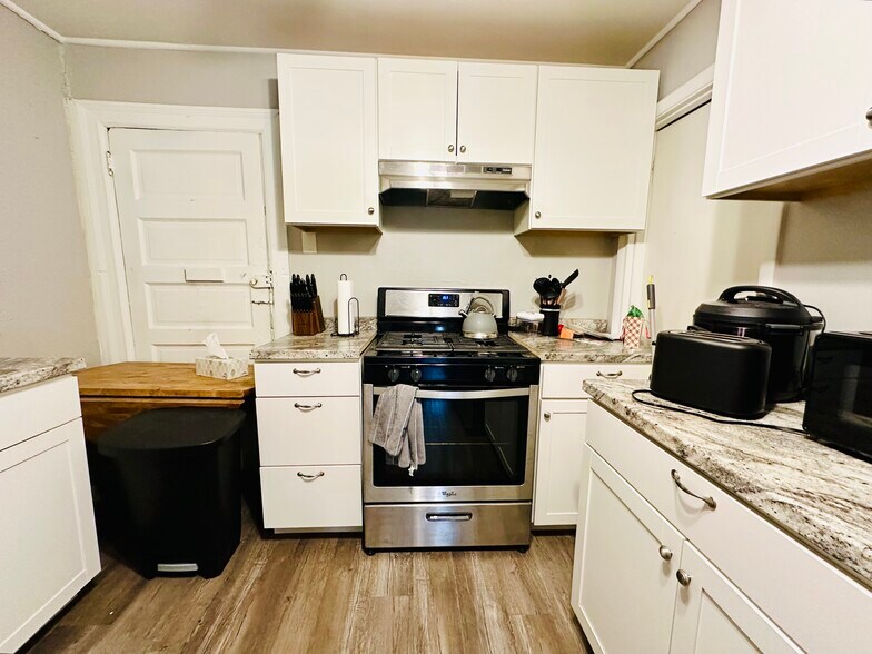 More Photos Of 2208 Woodstock Ave, Pittsburgh Specialty For Sale