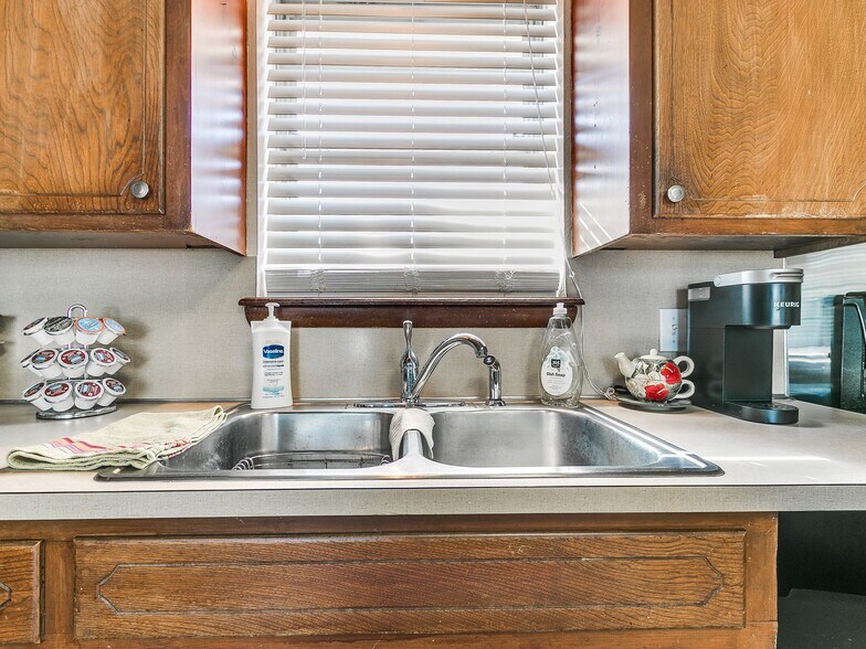 More Photos Of 16446 NE 23rd St, Choctaw Office Residential For Sale