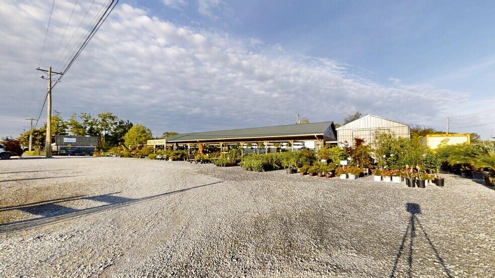 More Photos Of 17897 US-31, Vinemont General Retail For Sale