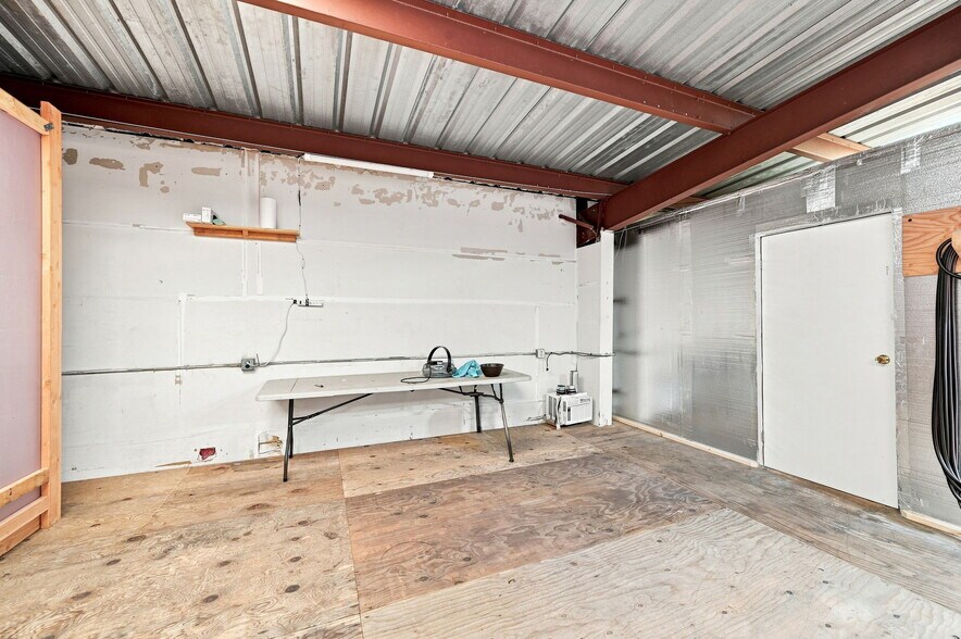 More Photos Of 2757 16th St, San Francisco Warehouse For Lease