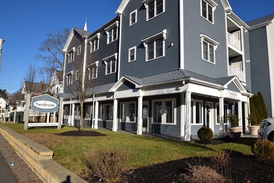 More Photos Of 181 S Franklin St, Holbrook Office For Sale