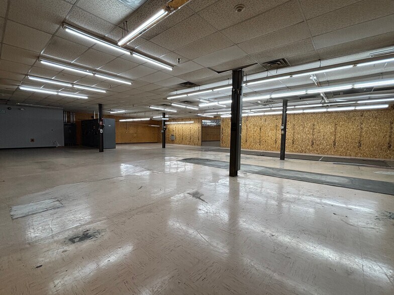 More Photos Of 340 Nagel Dr, Cheektowaga Distribution For Lease