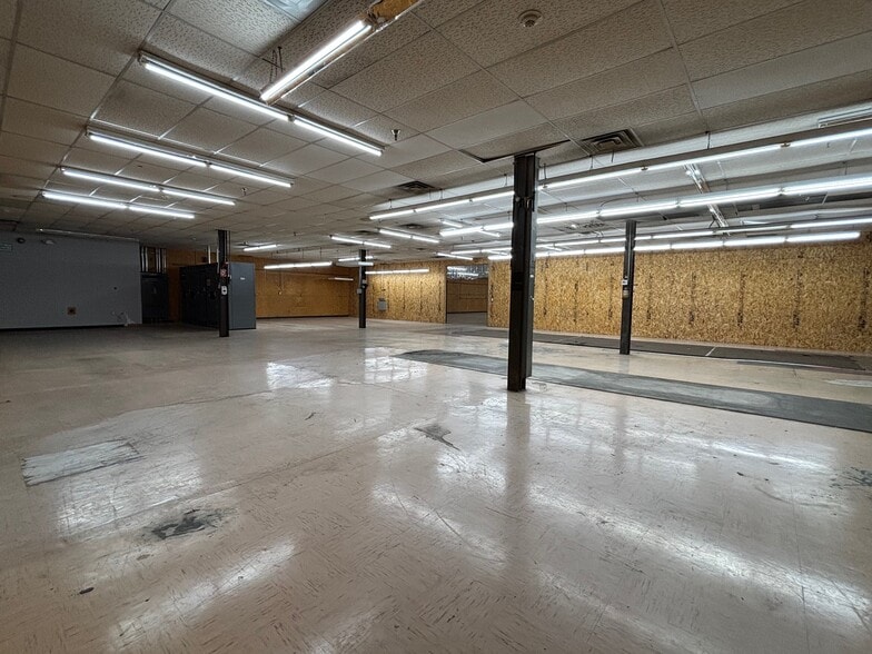 More Photos Of 340 Nagel Dr, Cheektowaga Distribution For Lease