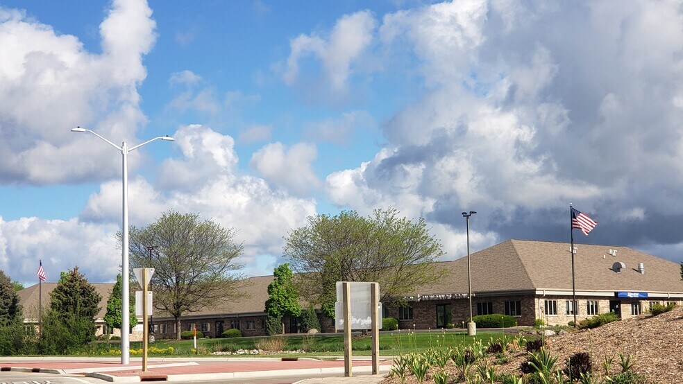 More Photos Of 119 N McCarthy Rd, Appleton Office For Lease