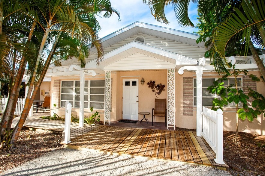 More Photos Of 1800 Kofresi Ct, Ruskin Hotel For Sale
