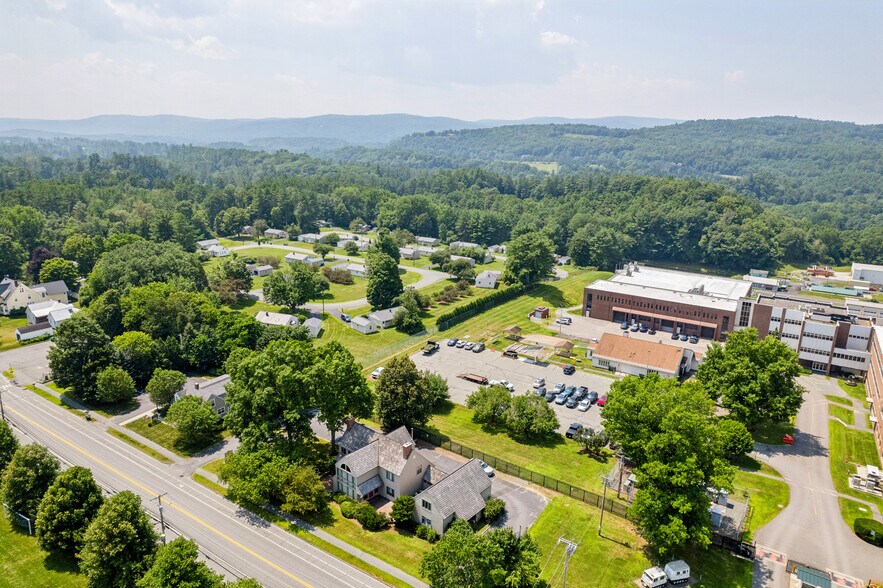 More Photos Of 68 Lyme Rd, Hanover Office Residential For Sale