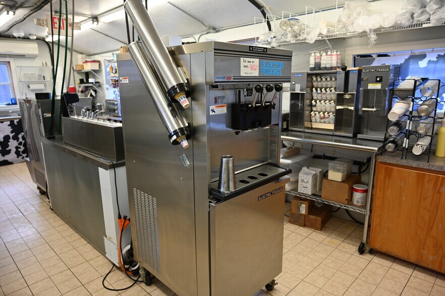 More Photos Of 14348 PA 706, Montrose Light Distribution For Sale