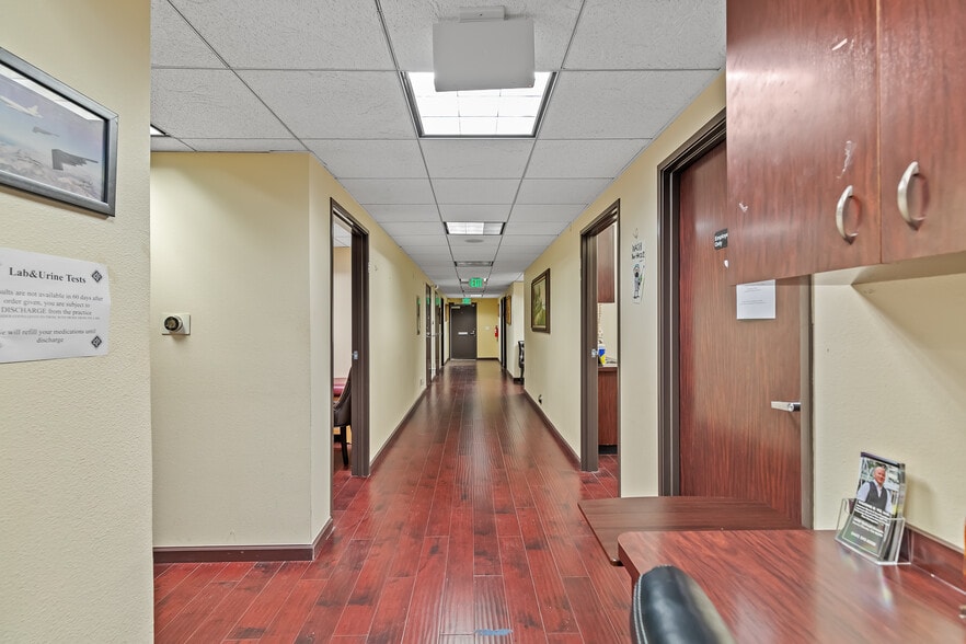 More Photos Of , Santa Clarita Office For Sale