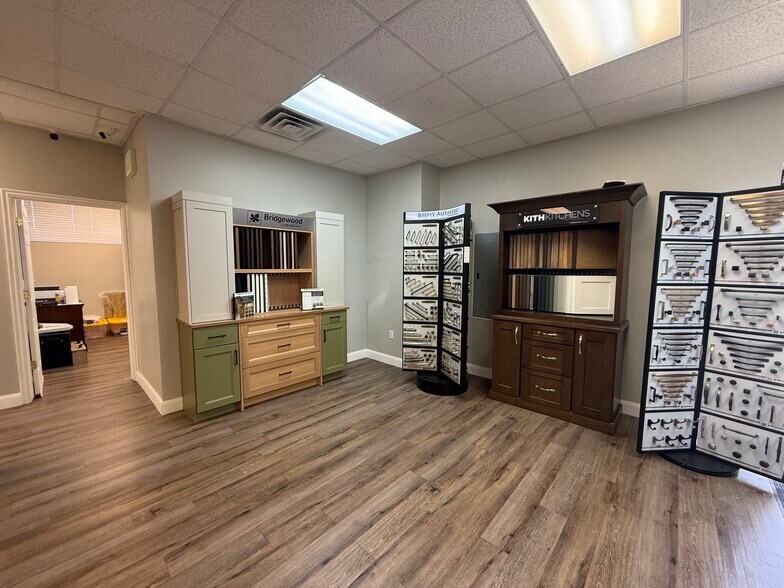 More Photos Of 1169 E 1010 N, Spanish Fork Showroom For Sale