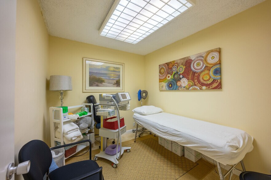 More Photos Of 667-669 Crespi Dr, Pacifica Medical For Sale