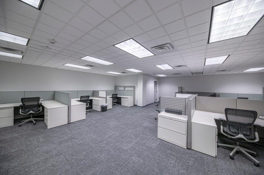 More Photos Of 125 W Missouri Ave, Midland Office For Lease