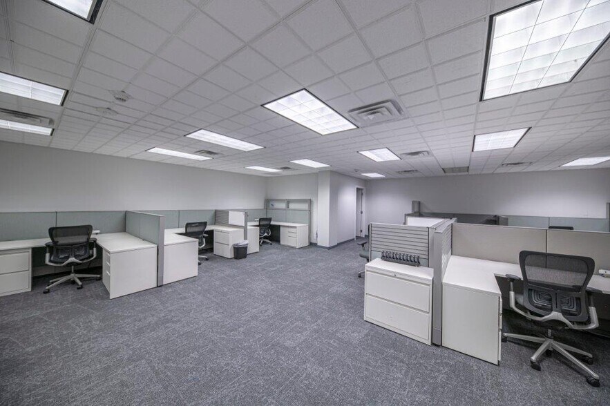 More Photos Of 125 W Missouri Ave, Midland Office For Sale