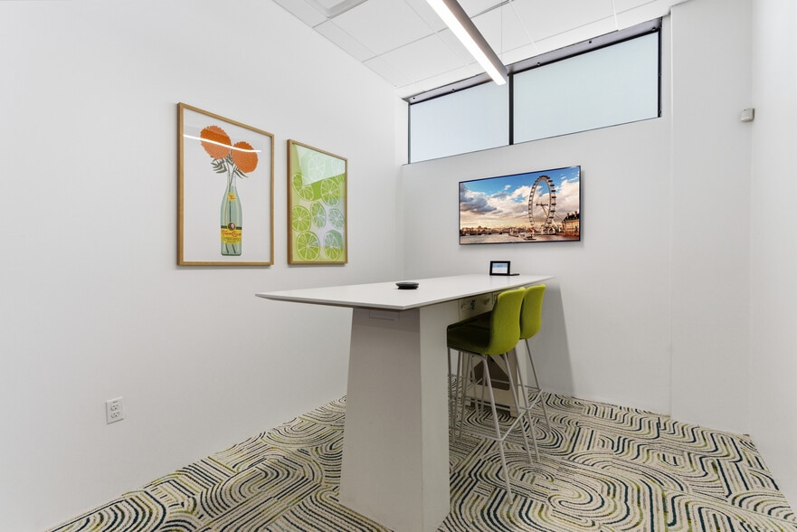 More Photos Of 311-321 Sixth St, San Antonio Office For Sale