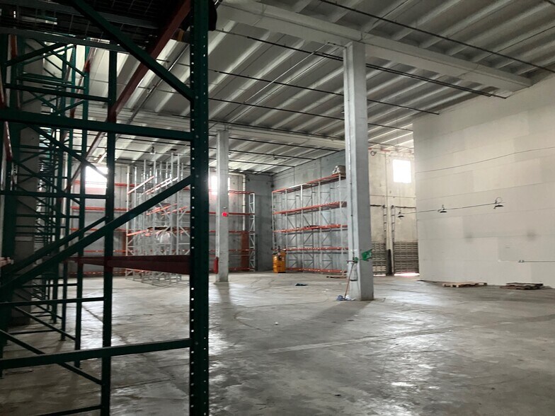 More Photos Of 8975 NW 26th St, Miami Warehouse For Lease