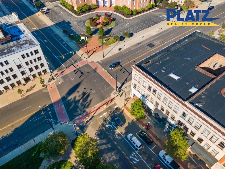 More Photos Of 144 N Park Ave, Warren Storefront Retail Office For Lease