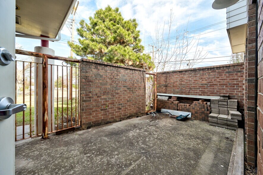 More Photos Of 4701 N Martin Luther King Ave, Oklahoma City Storefront Retail Office For Sale