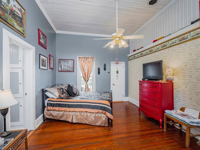 More Photos Of 1307 Wright St, Llano Freestanding For Sale