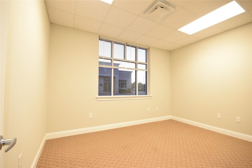 More Photos Of 3900 S Stonebridge Dr, McKinney Medical For Lease