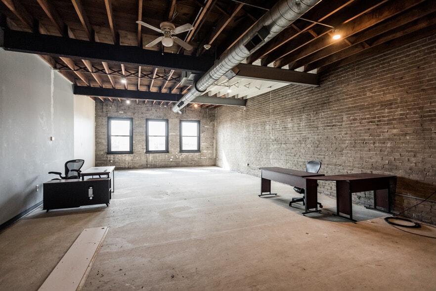 More Photos Of 1337-1345 Division St, Detroit Storefront Retail Residential For Sale