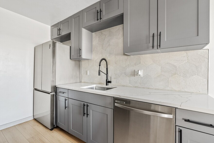 More Photos Of 4034 E Moreland St, Phoenix Multifamily For Sale