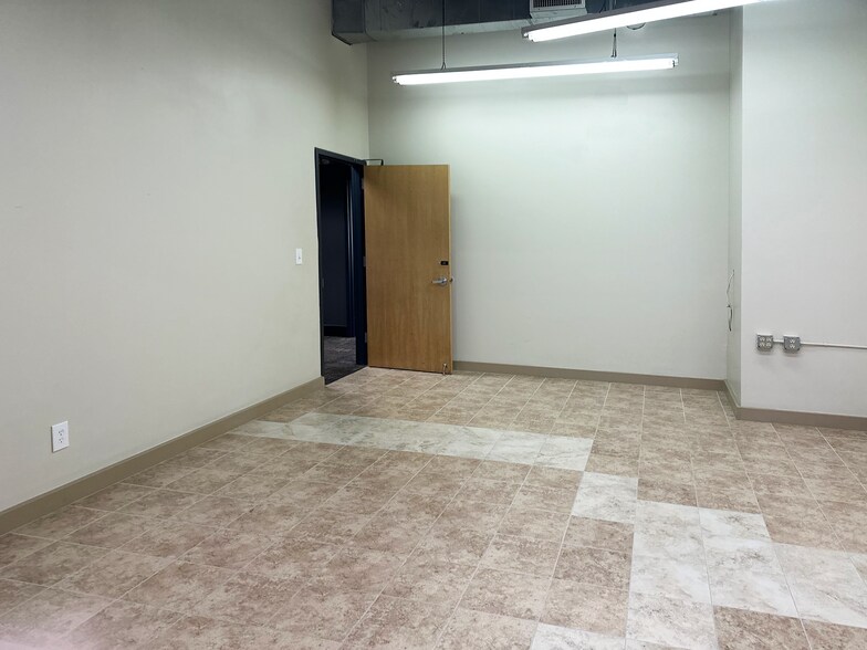 More Photos Of 4099 White Bear Pky, White Bear Township Light Manufacturing For Lease