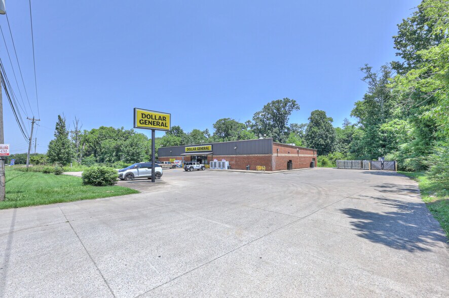 More Photos Of 4217 Highway 431, Columbia Freestanding For Sale