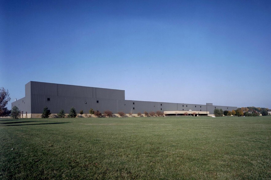More Photos Of 30165 S Hill Rd, New Hudson Manufacturing For Lease