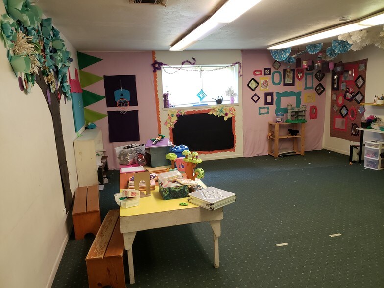 More Photos Of 1803 Kenwick Pl, Pasadena Daycare Center For Sale