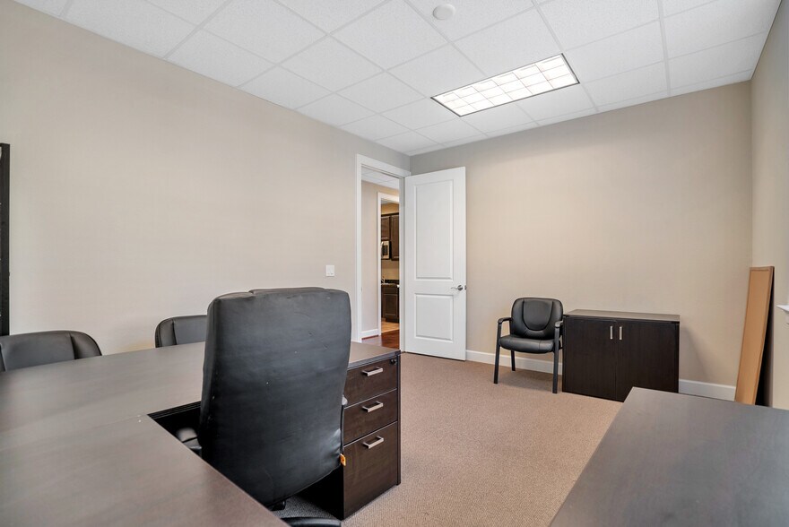 More Photos Of 2219 Sawdust Rd, The Woodlands Medical For Sale