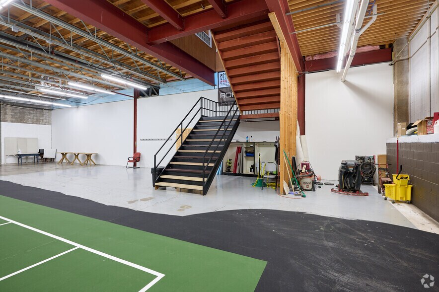 More Photos Of , Newark Unknown For Sale