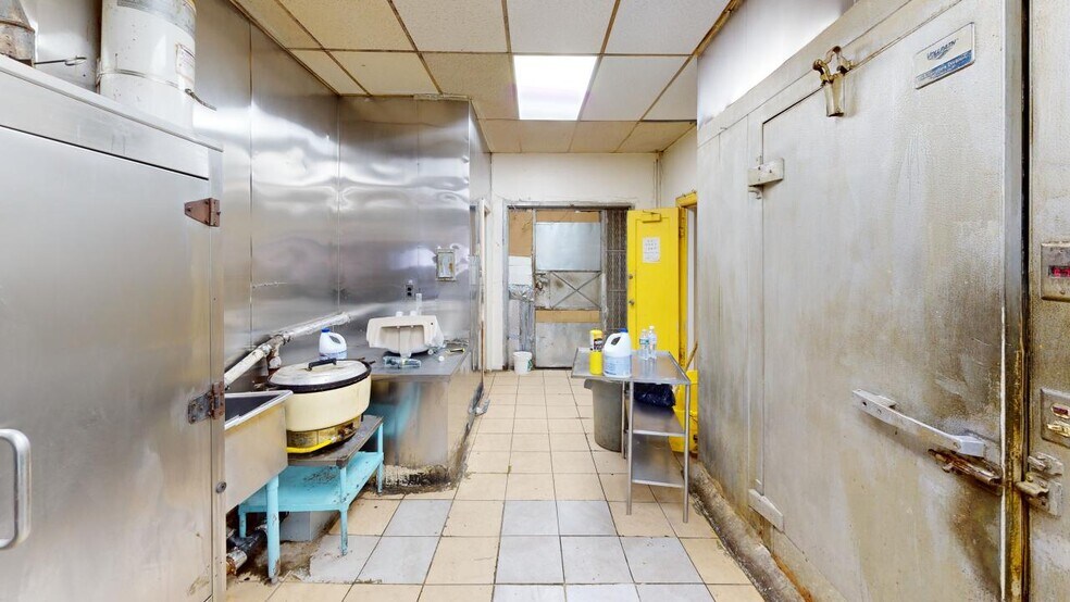 More Photos Of 1251-1271 Ralph Ave, Brooklyn Storefront For Lease