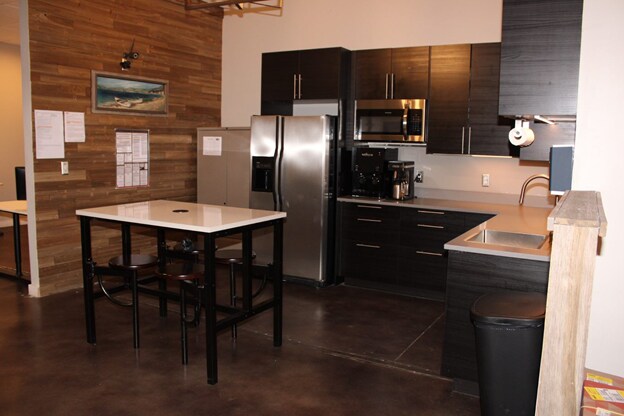 More Photos Of 704-710 Berkeley Ave, Atlanta Loft Creative Space For Lease