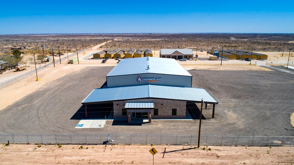More Photos Of 228 US Highway 285, Pecos Warehouse For Lease