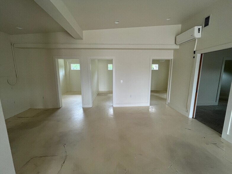 More Photos Of 5861 Cortez Rd, Bradenton Office For Lease