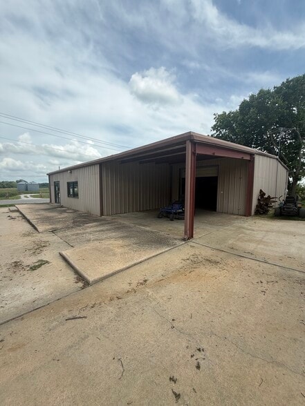More Photos Of 542-544 Chestnut St, Skiatook Flex For Sale