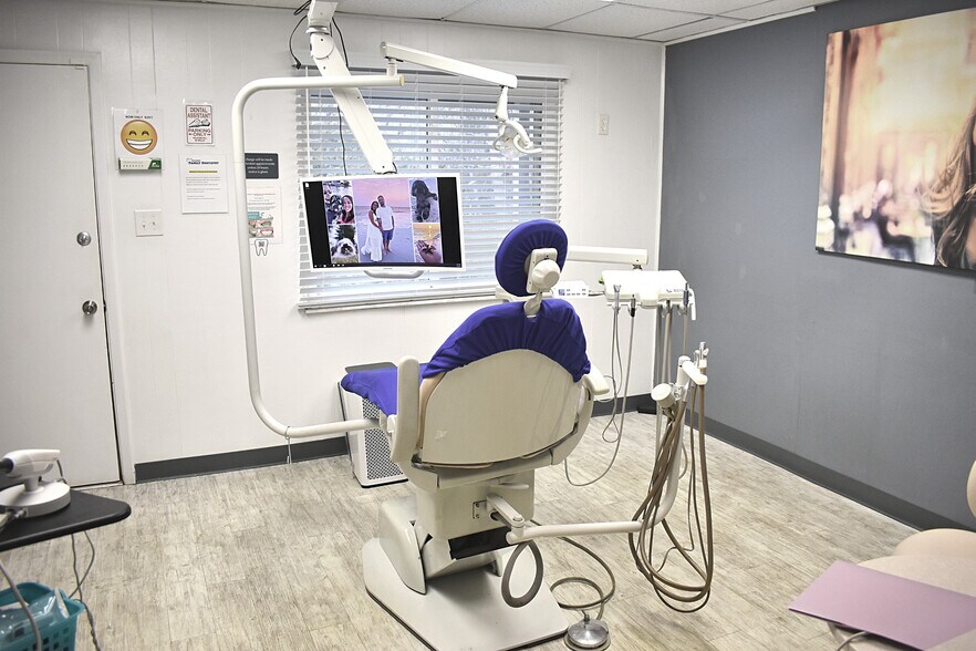 More Photos Of 1333 W Outer 21 Rd, Arnold Medical For Sale